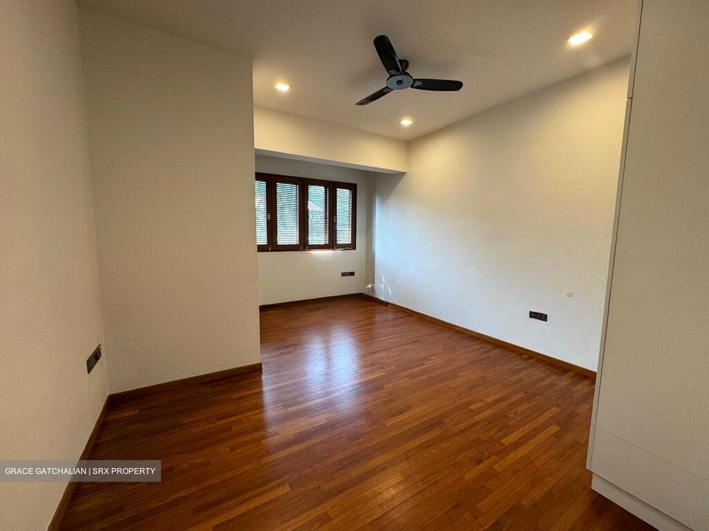 Hillcrest Park (D11), Terrace #518362851